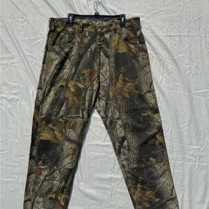 Wrangler Brown and Green Cargo Pants for Outdoor Adventures Real Tree 38x30